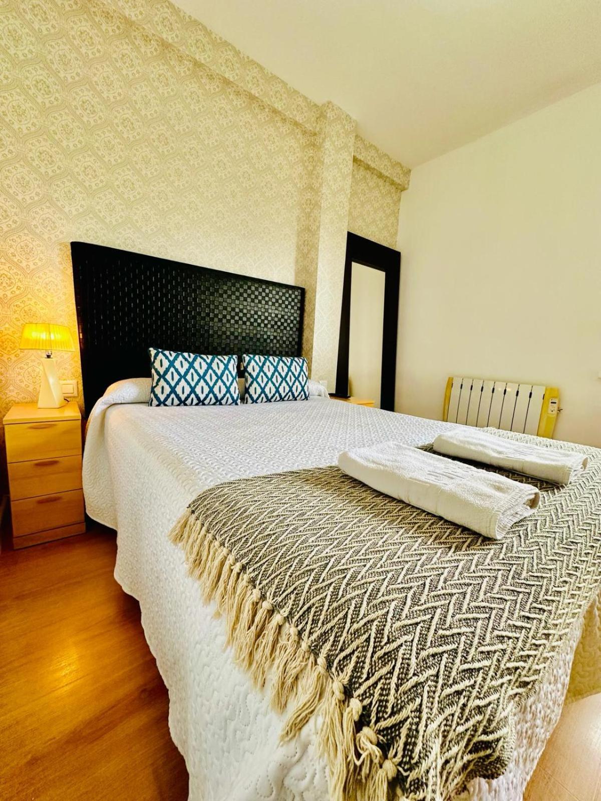 Apartamento Turistico Pizarro Mérida Exteriör bild