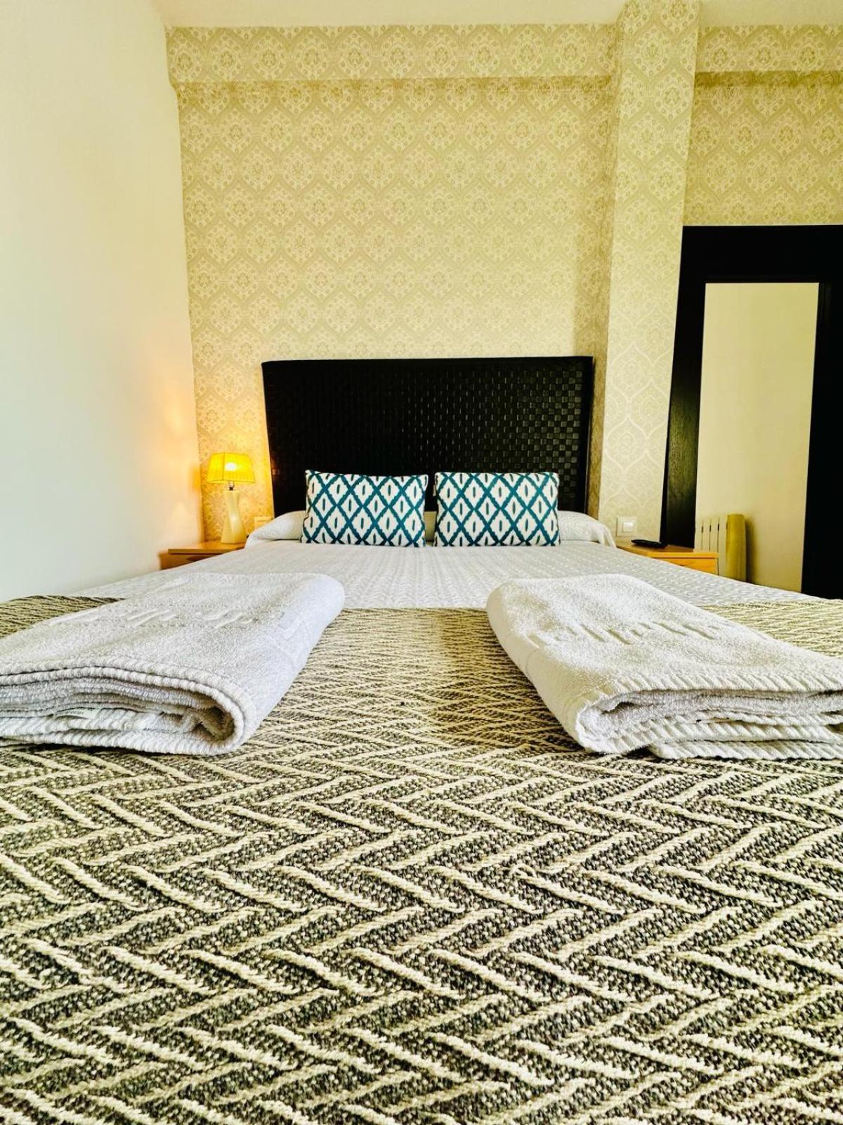 Apartamento Turistico Pizarro Mérida Exteriör bild