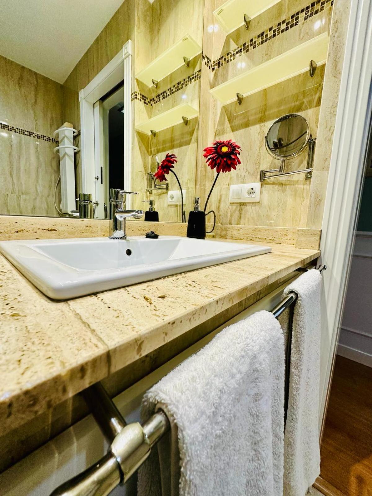 Apartamento Turistico Pizarro Mérida Exteriör bild